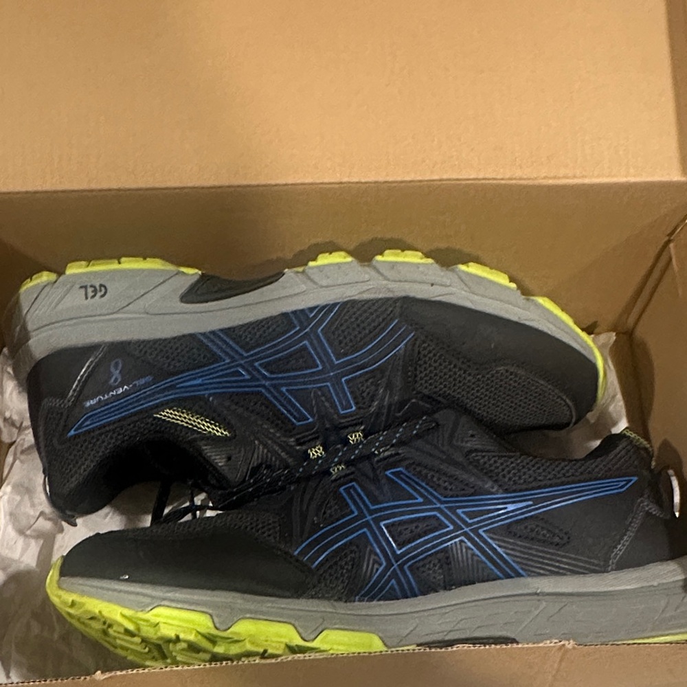 ASICS Men's Black and Neon Yellow Athletic Shoes size 9